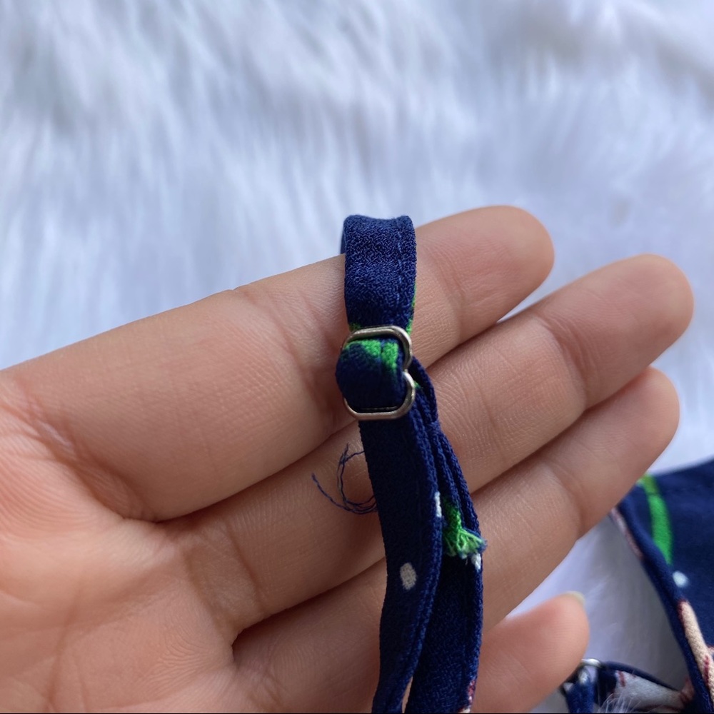 Forever21 blue floral romper size small - Picture 5 of 10